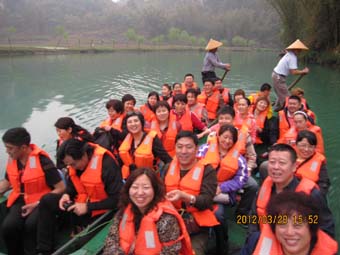 随着中脉“巴马生态文化之旅”的持续升温，已经有越来越多的中脉家人感受到了巴马的“热度”。
