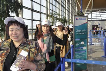 此次马来西亚文化之旅，中脉为400多家人每人准备了一张分享卡，旅游结束后，分享卡上写满了家人的感恩、感谢和感激，这是一次充满开心、欢乐、尊崇和荣耀的旅行，同时也是中脉实力的见证，更让家人们看到了中脉深厚的文化内涵和榜样的力量。中脉2012马来西亚文化之旅圆满成功，家人们对中脉更加有了信心，中脉的凝聚力空前高涨。