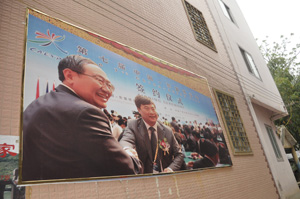 2011年4月13日至15日，中脉科技年后第一批巴马奖励旅游活动顺利结束，60多名经销商亲身体验了巴马神奇的风光和原始的生态健康，对中脉生态产品有了深入的认识。