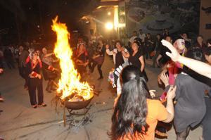 2011年4月13日至15日，中脉科技年后第一批巴马奖励旅游活动顺利结束，60多名经销商亲身体验了巴马神奇的风光和原始的生态健康，对中脉生态产品有了深入的认识。