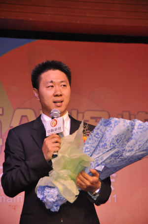 2011年4月10日下午，中脉科技全国市场业务峰会在南京国展中心成功落幕。一场健康思想盛宴和产品信息大餐让与会近3000名经销商收获良多。峰会总结过去，激励未来，传播健康理念，发布最新