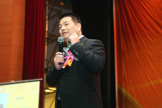 2011年1月9日，静谧幽香的广州珠江宾馆里平添了浓浓的欢乐气息，中脉科技华南区域表彰大会在这个雅致的园林胜地隆重召开。500多名中脉家人欢聚一堂，品读2010，见证创业辉煌；畅想2011，勾画成功梦想。