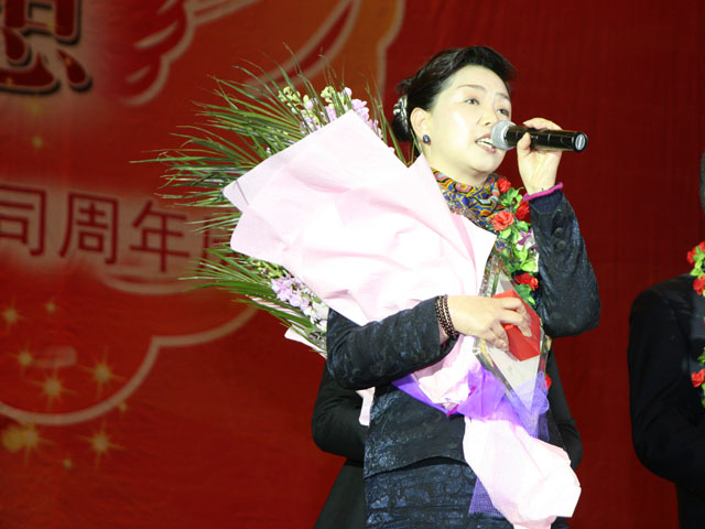 在浙江省人民大会堂，中脉国际副董事长周希俭、中脉科技中国区副总裁李达兵出席大会。中脉道和系统全球策略委员郑联军、张国平、周健、袁建国，中国区策略委员陆敏，以及来自华东区域