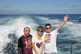 11月26日，“2010中脉普吉旅游奖励活动”在满载的欢笑中画上了圆满的句号。五天三夜的尊荣之旅，让中脉优秀经销商满满的感受了泰国普吉岛的人文风情，丰富了自己的人生体验，更增添了对中脉直销事业的热爱。许多参游的家人都激动而又不无自豪的说：“公司这次组织的海外游让我们享受了最大的荣耀，感受到了最无微不至的关怀。冲击下年度的业绩目标我们很有信心。下