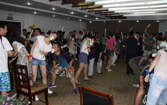 7月3日至4日，中脉科技中国区总裁张琦携公司高管、员工共150余人，前往溧阳，进行了为期两天一夜的天目湖乐享之旅。