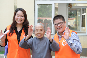 10月29日，全国孝德关爱工程第一场活动在宁波白鹤福利院举行。