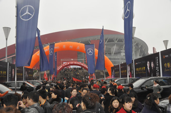 2012年11月10日，南京奥体中心，中脉科技三周年辉煌盛典在此隆重举办，中脉集团董事局主席王尤山、中脉国际副董事长周希俭、中脉科技中国区总裁张琦等公司高管出席并发表精彩绝伦的演讲