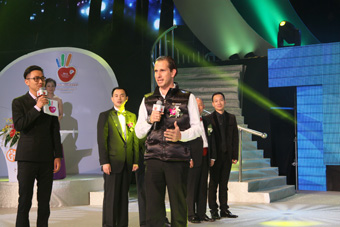 2012年11月10日，南京奥体中心，中脉科技三周年辉煌盛典在此隆重举办，中脉集团董事局主席王尤山、中脉国际副董事长周希俭、中脉科技中国区总裁张琦等公司高管出席并发表精彩绝伦的演讲