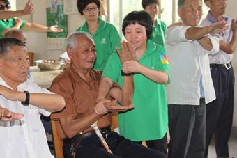 2012年6月21日，中脉杭州分公司与义乌当地经销商共30余人来到义乌市稠城镇城西敬老院参加了中脉“孝德行”系列活动杭州站第二次活动。