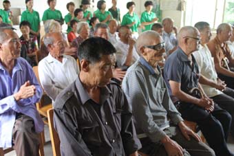 2012年6月21日，中脉杭州分公司与义乌当地经销商共30余人来到义乌市稠城镇城西敬老院参加了中脉“孝德行”系列活动杭州站第二次活动。