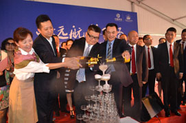 心飞扬，梦远航！跟随歌诗达游轮，与大海浪漫相约！听到这席话，也许我们已经沉醉在唯美恬静的海上之旅中。近日，中国保健行业领先企业中脉科技独家包下了歌诗达旗下的维多利亚号游轮